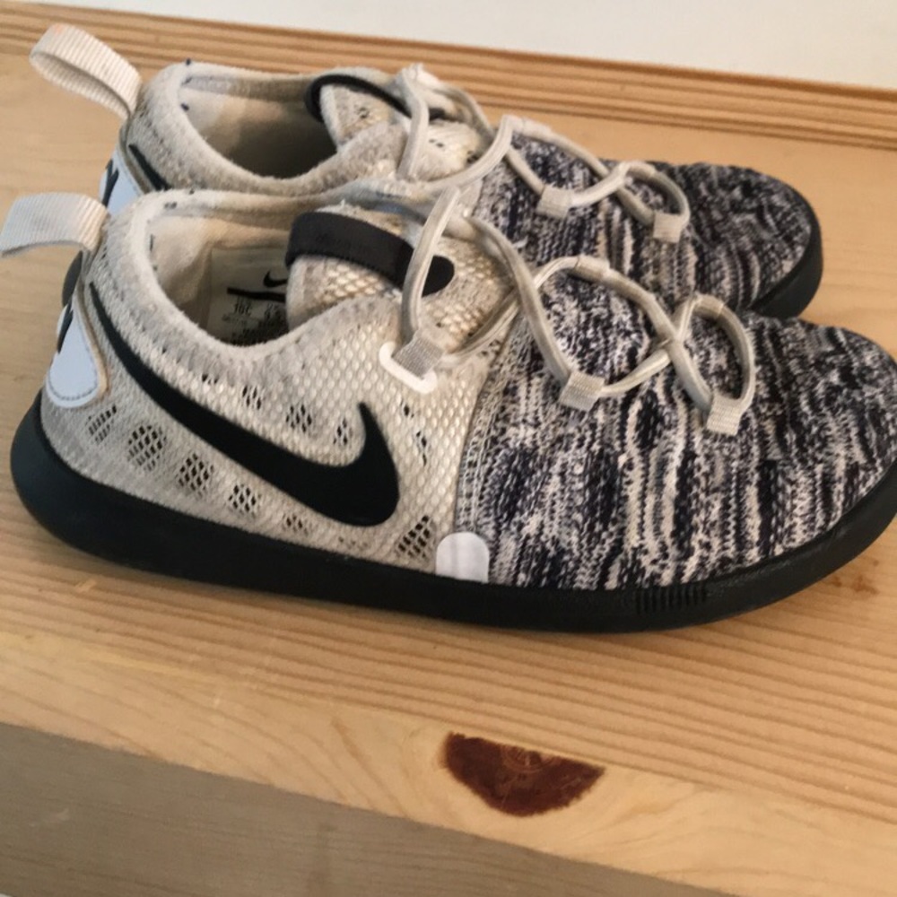 Toddler Nike shoes